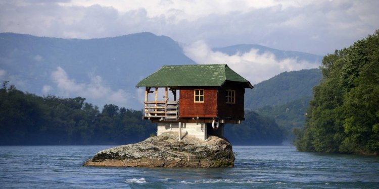 The 18 Coolest Homes On Earth