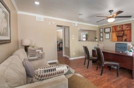 3-bedroom apartment, Courtyard of Valley View Apartments, Dallas. Image via RENTCafé