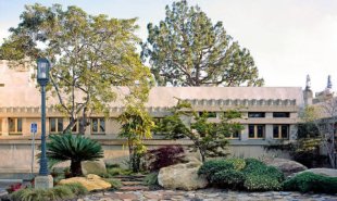 Hollyhock House