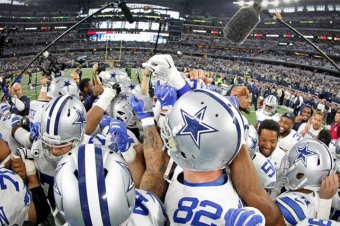 The Dallas Cowboys is examining whether to become the first NFL team to purchase an e-sports team.